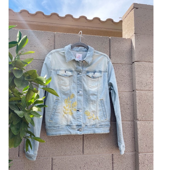 LuLaRoe Jackets & Blazers - LULAROE Floral Embroidered Denim Harvey Jacket